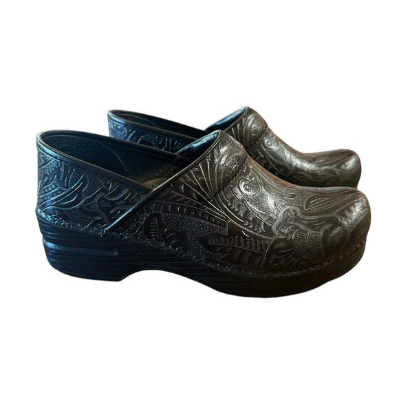 Dansko Women’s Staple Clogs Shoes Black Floral Embossed Size 36 (US 5.5-6) - Picture 1 of 15